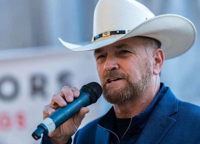 El representante estatal Steve Toth ha trabajado para prohibir la teoría crítica de la raza, la ideología transgénero y los libros sexualmente explícitos en las escuelas de Texas. (Cortesía de Steve Toth).
