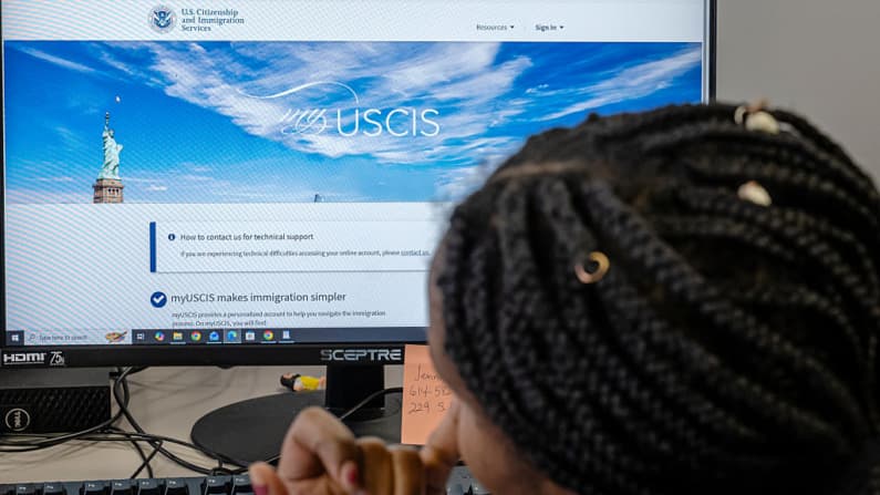 Departamento de Justicia de EE. UU. pide el fin del estatus protegido de inmigrantes haitianos