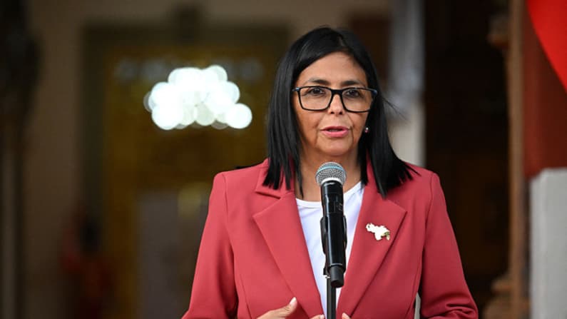 Delcy Rodríguez espera que el fin de sus sanciones por EE. UU. permita retirar las impuestas al país también