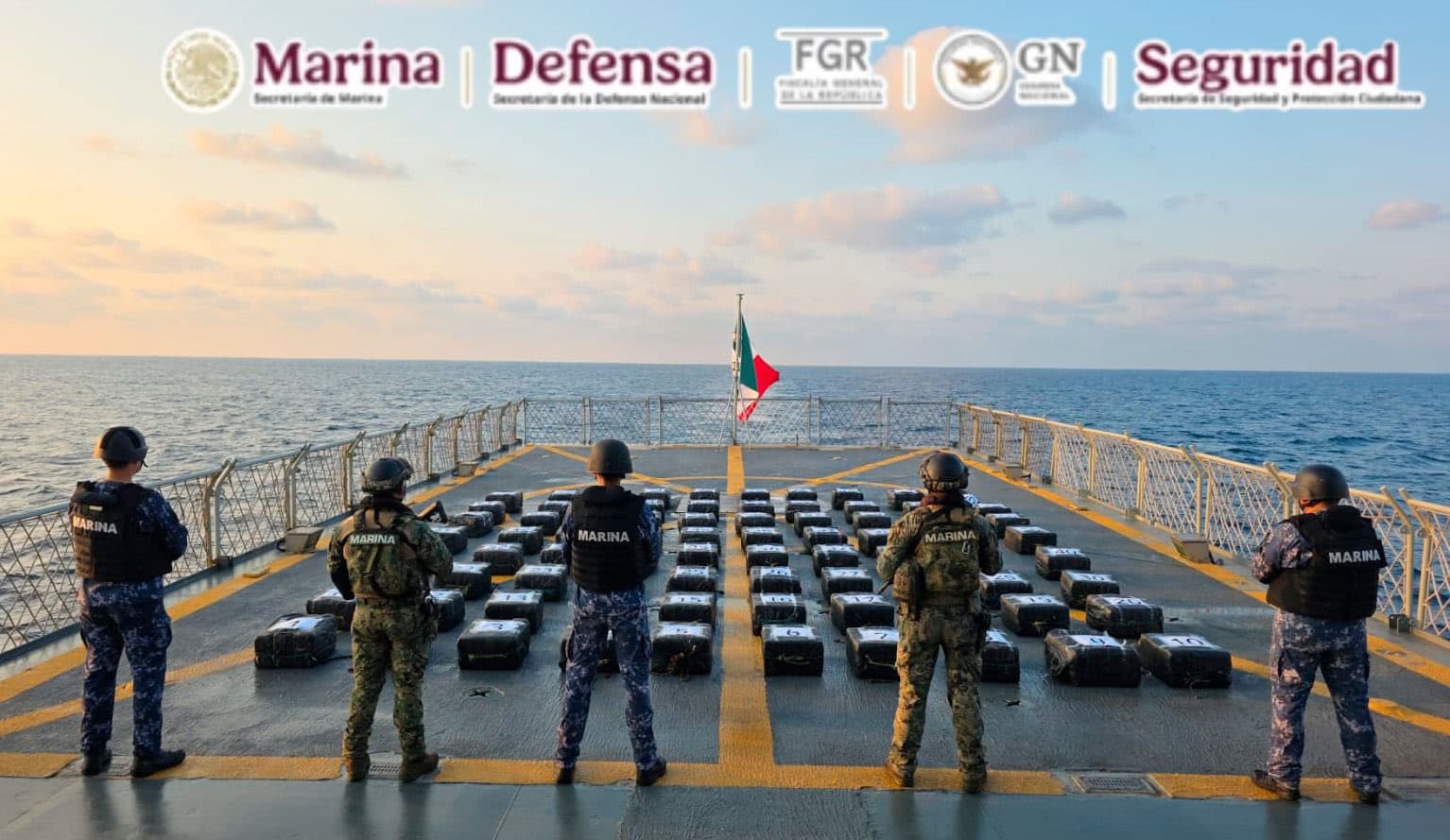 <em>Agentes de la Secretaría de Marina de México encabezaron un operativo que concluyó con la incautación al sur de las costas de Acapulco, en el estado de Guerrero, de dos toneladas de presunta cocaína. (Cortesía: Secretaría de Seguridad Ciudadana del gobierno de México)</em>