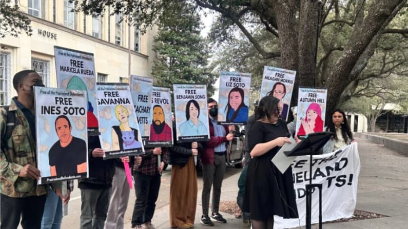 Fiscalía y defensa concluyen sus alegatos en juicio contra la presunta célula Antifa de Texas