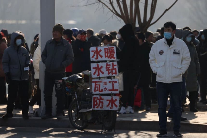 Débil economía china deja sin trabajo a los trabajadores migrantes rurales tras vacaciones