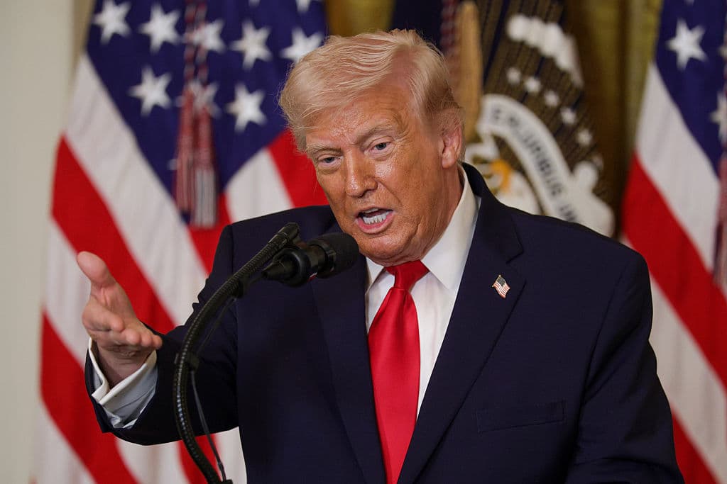 El presidente de Estados Unidos, Donald Trump, habla durante un acto con motivo del Mes de la Historia de la Mujer en el Salón Este de la Casa Blanca el 12 de marzo de 2026 en Washington, D.C. Estados Unidos celebra el Mes de la Historia de la Mujer en marzo desde 1987. (Foto de Alex Wong/Getty Images)