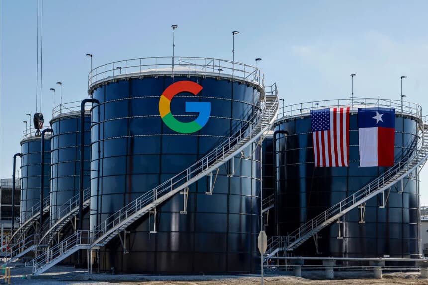 Una vista general del Centro de datos de Google Midlothian en Midlothian, Texas, el 14 de noviembre de 2025. Los centros de datos pueden consumir más de 5 millones de galones de agua por día, lo que agrega presión en regiones que ya enfrentan escasez de agua que amenaza el acceso residencial, el crecimiento industrial y la resiliencia urbana a largo plazo. (Ron Jenkins/Getty Images)