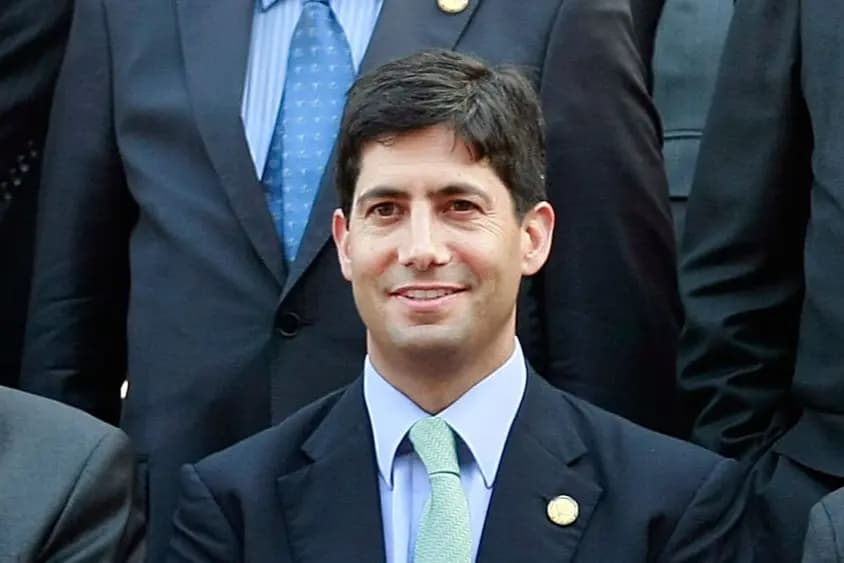 <em>Kevin Warsh durante la reunión de Ministros de Finanzas y Gobernadores Centrales del G-20 en el Hotel Paradise en Busan, Corea del Sur, el 4 de junio de 2010. (Chung Sung-Jun/Getty Images).</em>