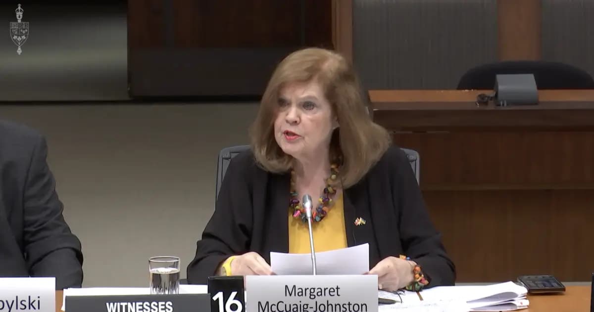<em>Margaret McCuaig-Johnston, experta en China e investigadora principal de la Universidad de Ottawa, testifica ante el Comité Permanente de Comercio Internacional de la Cámara de los Comunes el 12 de marzo de 2026. (Cámara de los Comunes/Captura de pantalla vía The Epoch Times).</em>