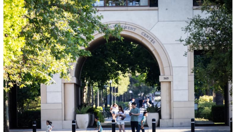 Estudiante de la Universidad de Stanford declara ante el Congreso que el PCCh intentó reclutarla