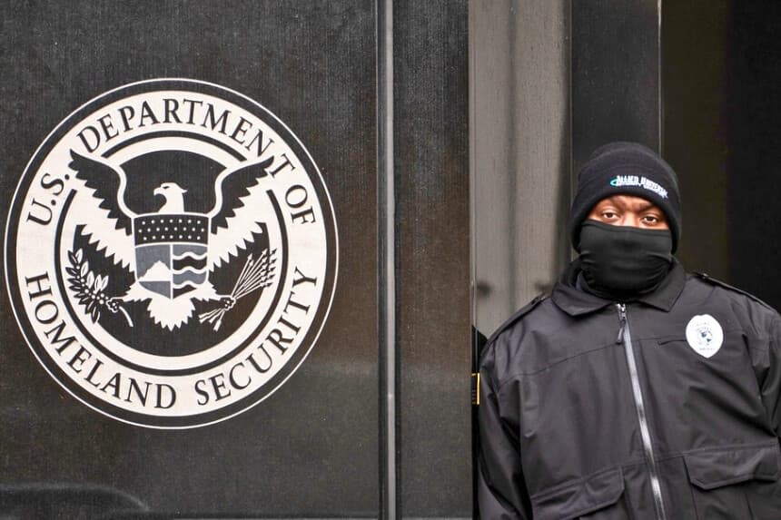 Servicio de Inmigración y Control de Aduanas de EE. UU., dependiente del Departamento de Seguridad Nacional, en Washington, el 17 de febrero de 2026. (Madalina Kilroy/The Epoch Times).