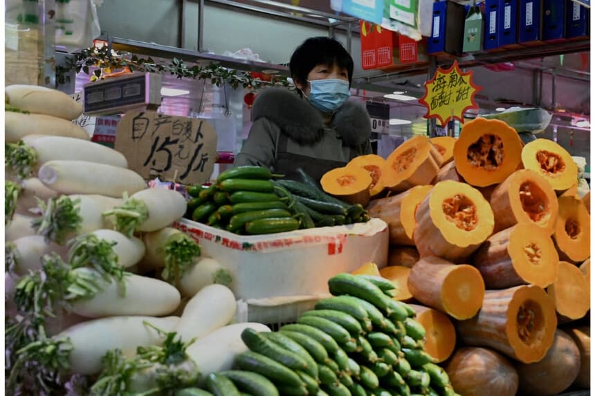 Autoridades de Beijing ocultan el atropello de una excavadora contra una multitud en el mercado de Fangshan