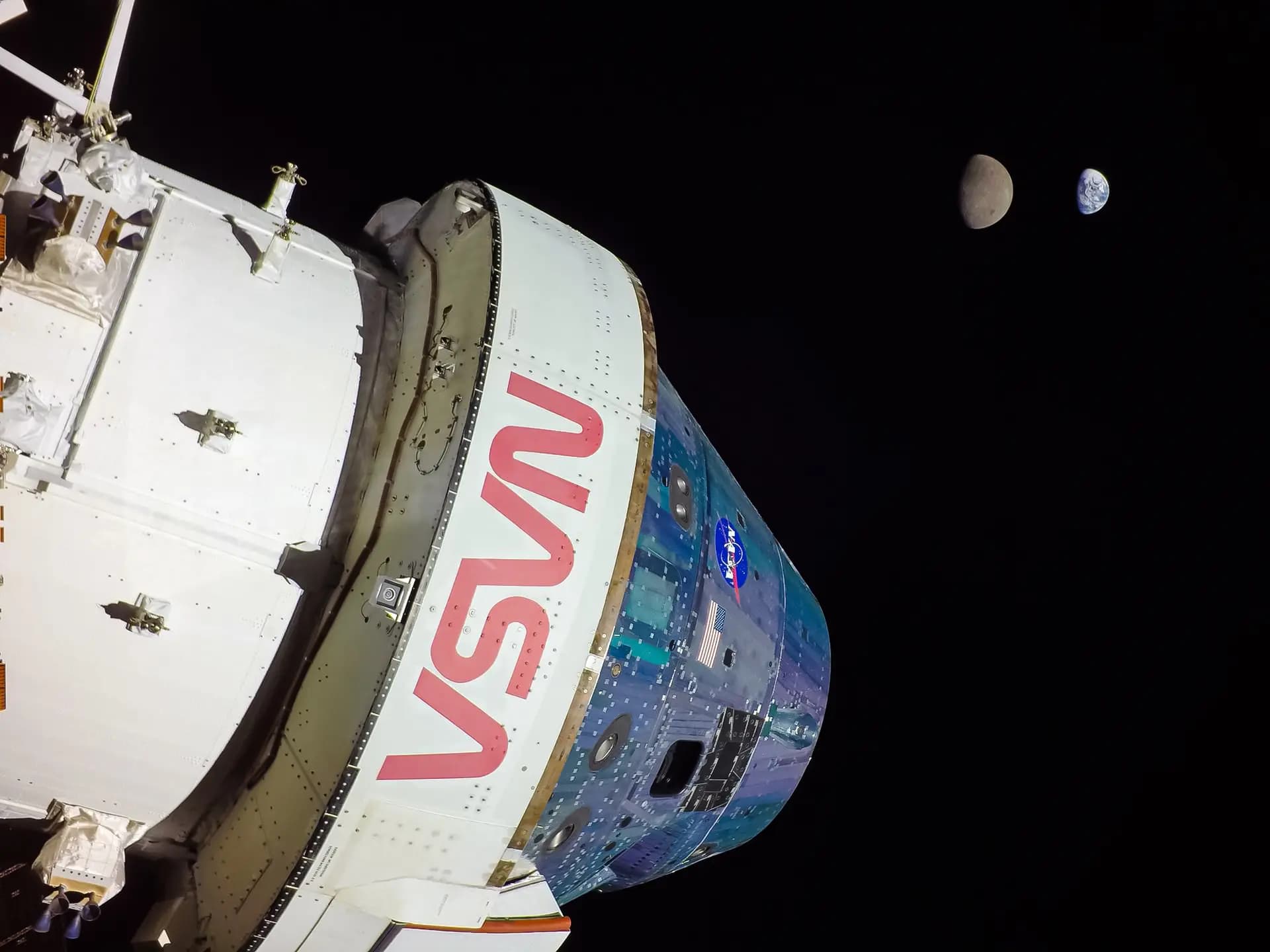La nave espacial no tripulada Orión de la NASA durante la misión Artemis I, en el decimotercer día de vuelo, el 28 de noviembre de 2022. (NASA).