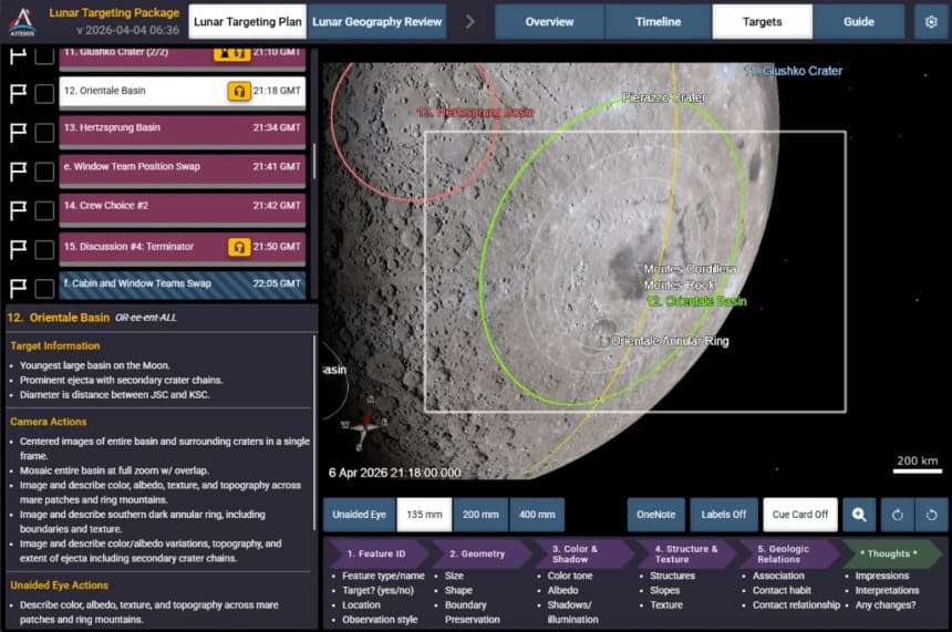 Una captura de pantalla de la aplicación que la tripulación de Artemis II ve en sus PCD y que les guía en la ejecución del plan de observación científica lunar. Este software personalizado fue creado por el Equipo de Observaciones Lunares de la Tripulación, un subgrupo del equipo científico lunar de Artemis II. En esta captura de pantalla se puede ver la cuenca Orientale, el objetivo número 12 marcado con un círculo en la parte inferior derecha de la Luna, y a su izquierda, el objetivo número 13, la cuenca Hertzsprung. (Cortesía de la NASA)