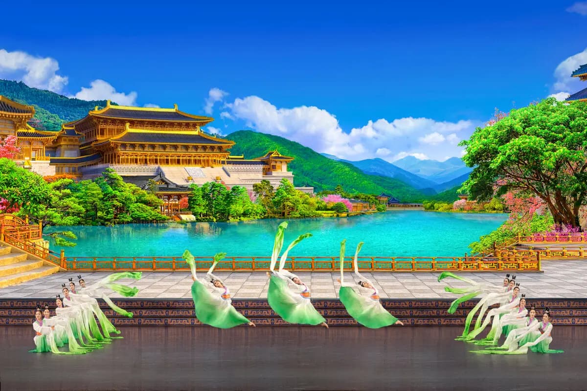 <em>Bailarinas de Shen Yun actúan en el escenario durante un espectáculo (Foto de archivo cortesía de Shen Yun.)</em>