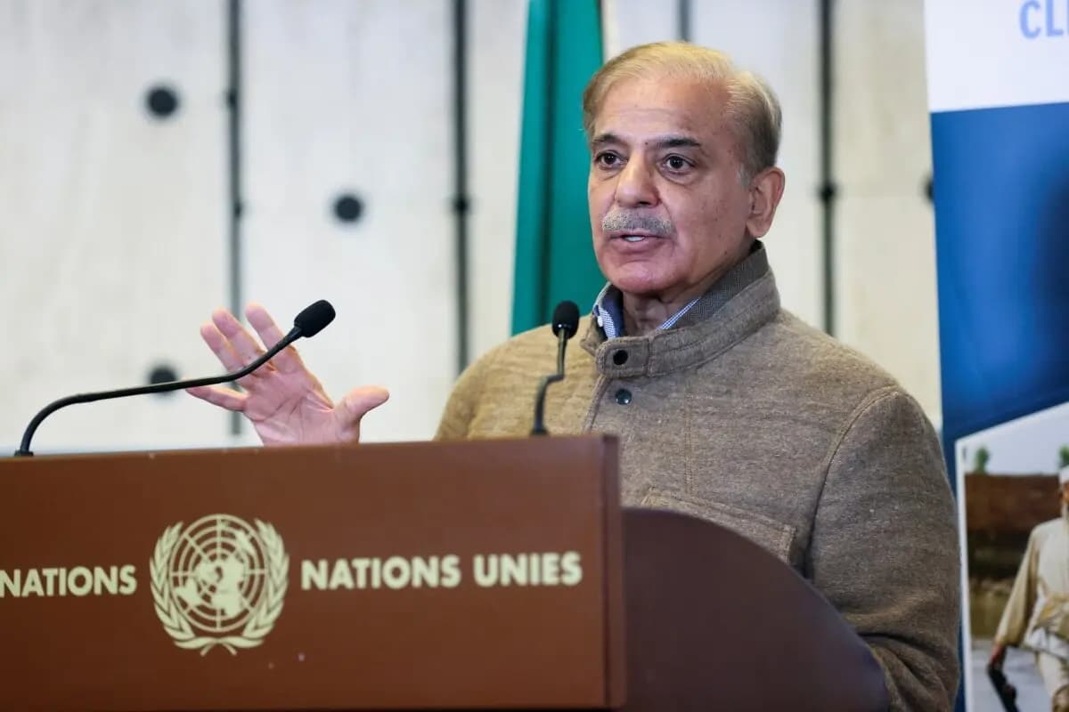 El primer ministro pakistaní, Shehbaz Sharif, habla en una conferencia de prensa en las Naciones Unidas en Ginebra el 9 de enero de 2023. (Denis Balibouse/Reuters)