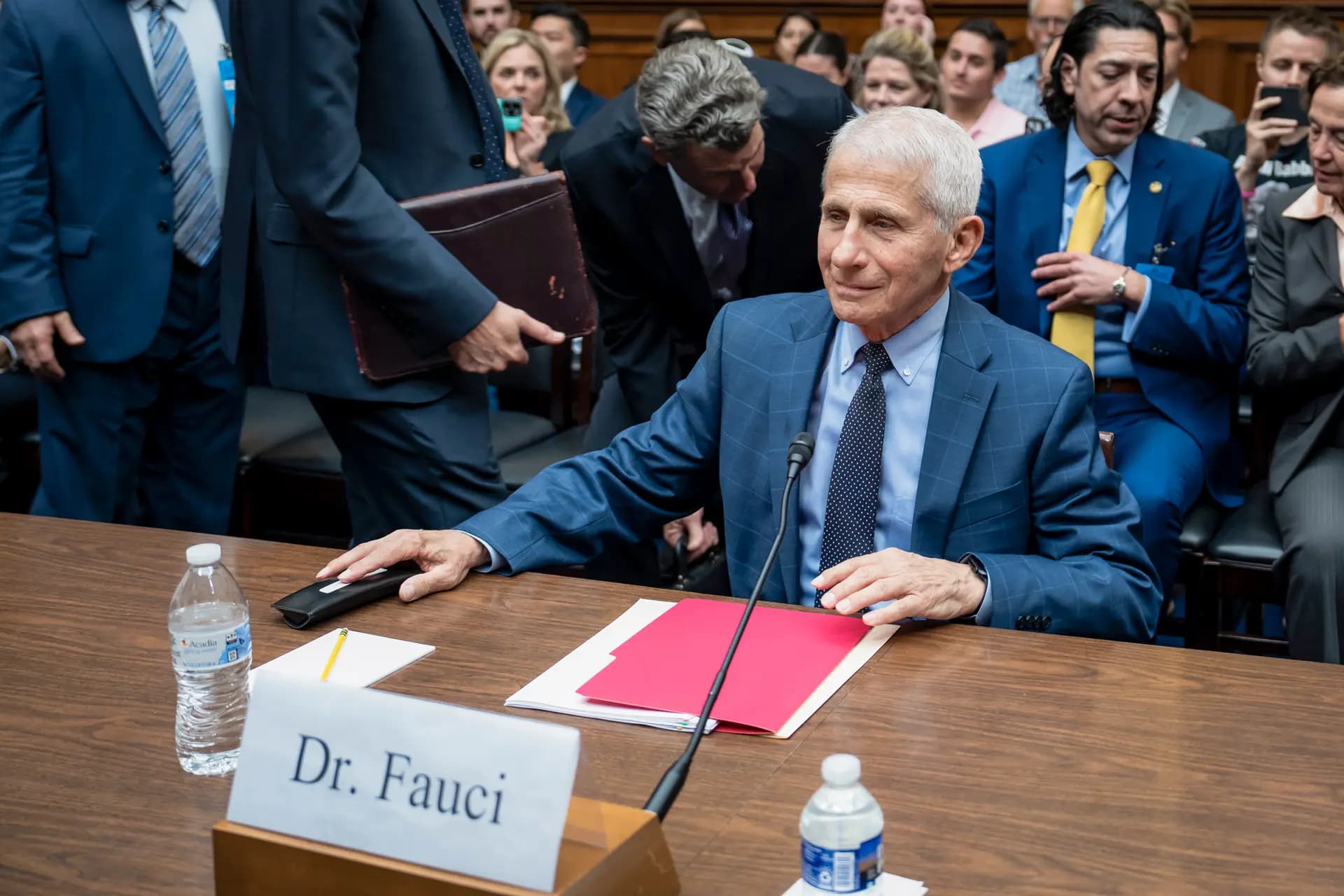 El Dr. Anthony Fauci llega para testificar ante la Subcomisión Especial sobre la Pandemia del Coronavirus en Washington el 3 de junio de 2024. (Madalina Vasiliu/The Epoch Times).
