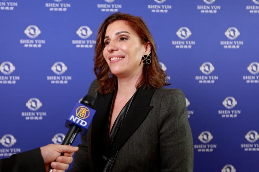 La influencer Margarita de Guzmán Luque, asistió a ver Shen Yun en el Centro de Cartuja en Sevilla, España el 25 de marzo de 2026. (NTD)