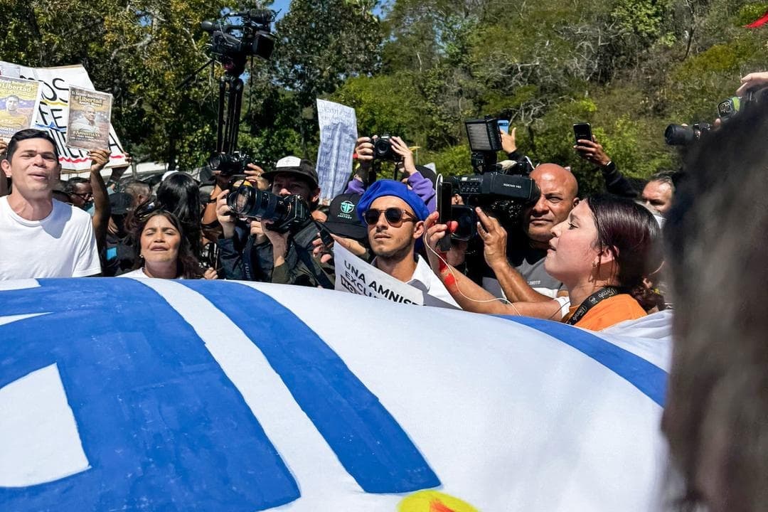 Jacobo Malkhasian participa en una protesta del "Día de la Juventud" contra el gobierno en la Universidad Central de Venezuela en Caracas, Venezuela, el 12 de febrero de 2026. Malkhasian desea ver una reestructuración completa del gobierno venezolano. (Cortesía de Jacobo Malkhasian)