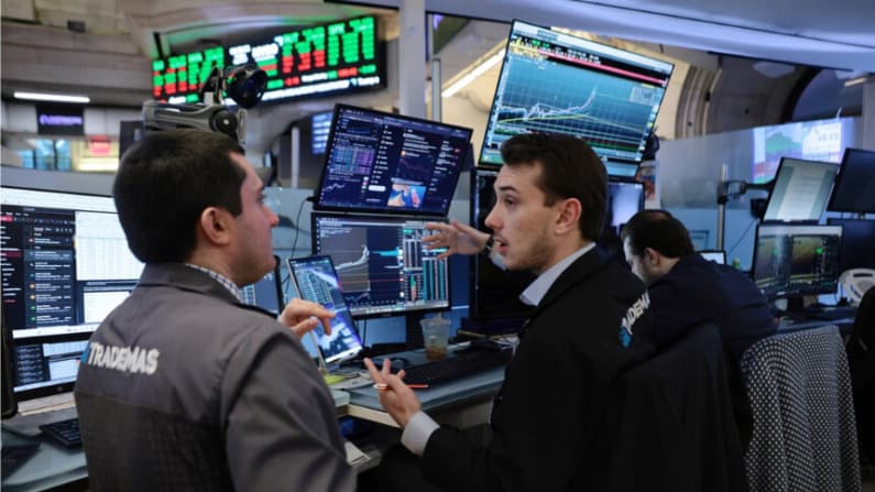 Análisis de Wall Street: El S&P 500 supera los 7.100 puntos por primera vez