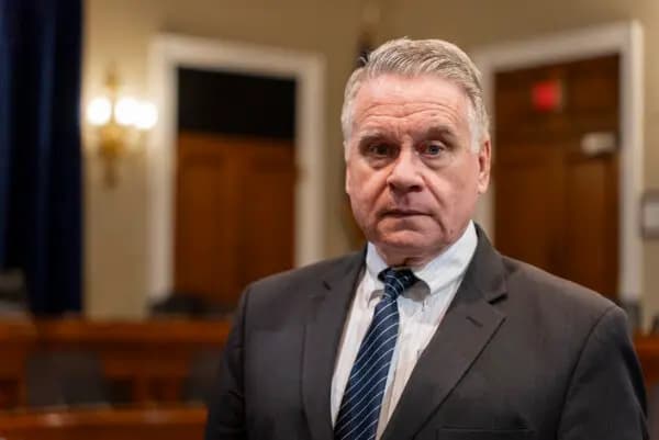El representante Chris Smith (R-N.J.), presidente de la Comisión Ejecutiva del Congreso sobre China (CECC), después de una audiencia sobre la práctica del Partido Comunista Chino de extracción forzada de órganos, en Washington el 20 de marzo de 2024. York Du/The Epoch Times
