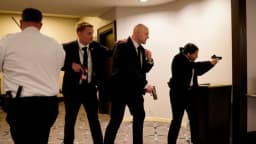 Evacúan a Trump tras disparos en cena de corresponsales de la Casa Blanca y detienen a sospechoso