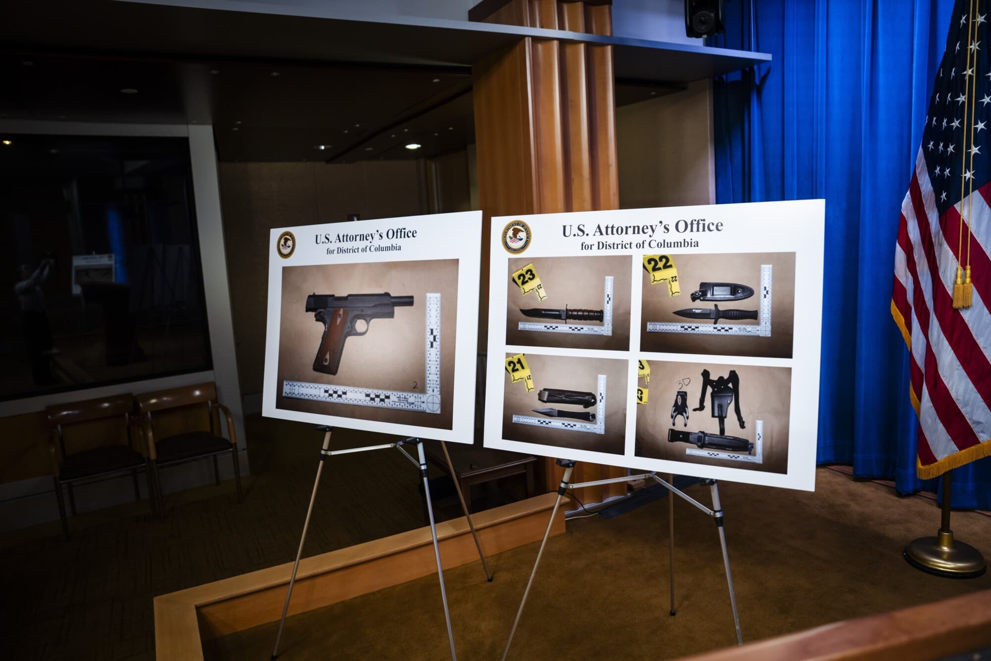 Al no haberse realizado controles de seguridad el día anterior, el sospechoso pudo supuestamente introducir dos armas de fuego y varios cuchillos en el hotel. (Madalina Kilroy/The Epoch Times).