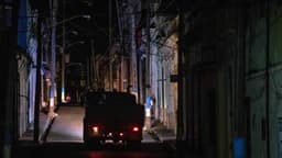 Las luces de la Cuba comunista se apagan en medio del bloqueo petrolero de EE. UU.