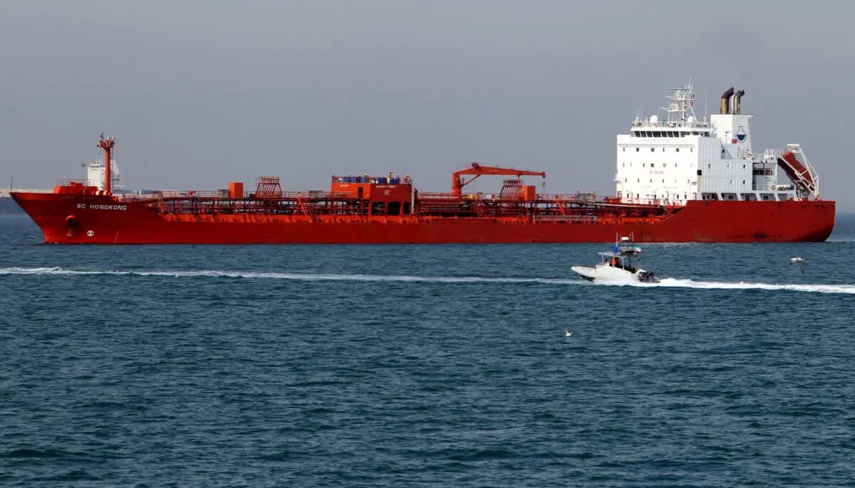 El petrolero SC Hong Kong frente al puerto de Bandar Abbas, Irán, el 2 de julio de 2012. (Atta Kenare/AFP/GettyImages).