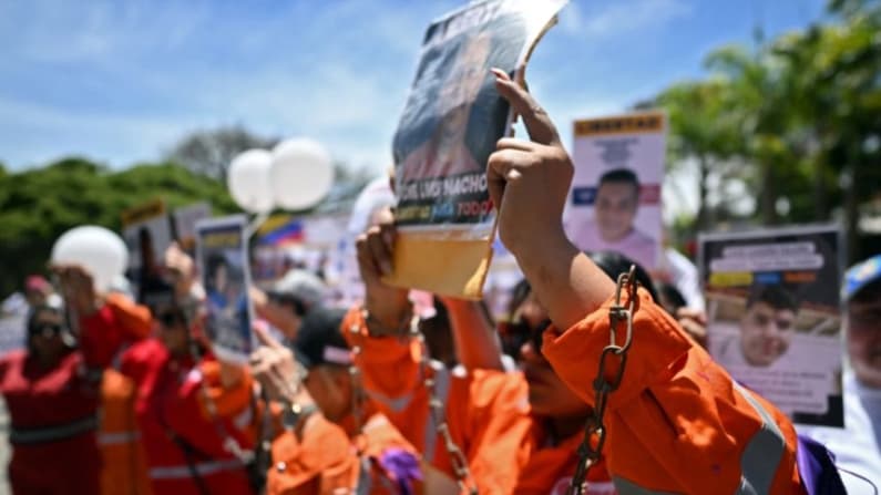 Eurocámara pide mantener sanciones a Venezuela mientras no exista una "transición pacífica a la democracia"