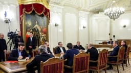 Altos funcionarios iraníes visitan Rusia mientras China opera entre bastidores: analistas