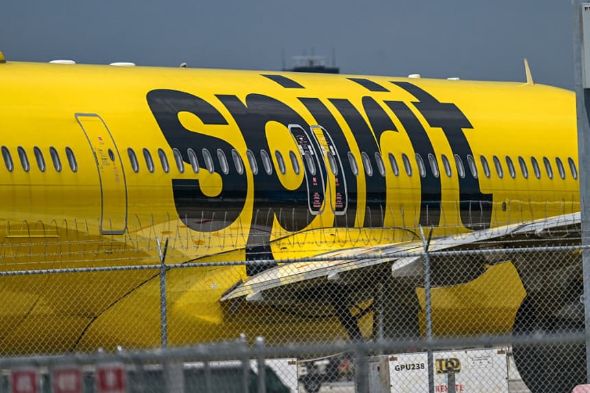 Aerolíneas estadounidenses ayudarán a los pasajeros varados tras el cierre de Spirit Airlines