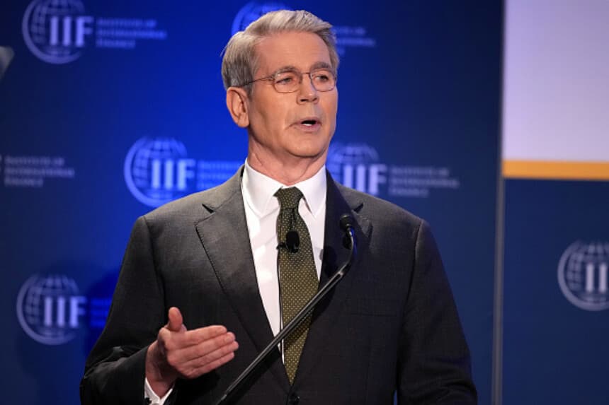 El secretario del Tesoro de EE. UU., Scott Bessent, pronuncia un discurso durante el Foro de Perspectivas Globales del Instituto de Finanzas Internacionales, celebrado en el Willard InterContinental Washington el 23 de abril de 2025 en Washington, D.C. (Andrew Harnik/Getty Images).