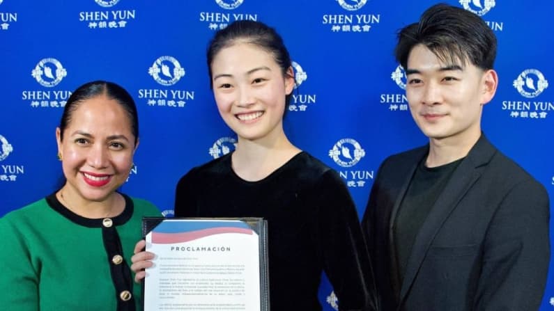 Senadora de México entrega reconocimiento a Shen Yun y destaca que difunda la bondad a través del arte