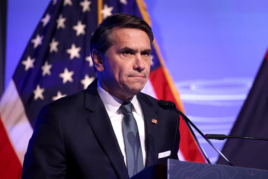 El Fiscal General interino, Todd Blanche, habla en la Expo de Seguridad Fronteriza en el Centro de Convenciones de Phoenix el 6 de mayo de 2026 en Phoenix, Arizona. (Gage Skidmore/Getty Images)
