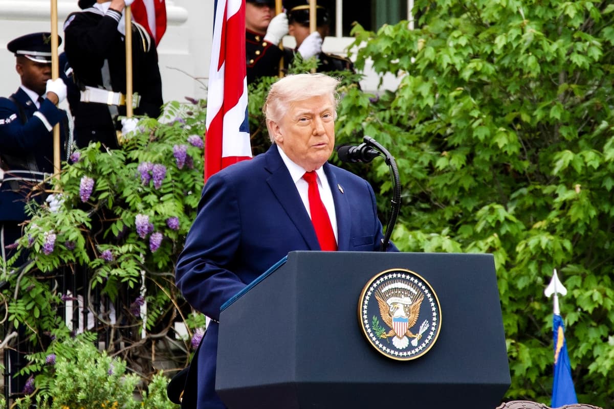 Trump viaja a China a la crucial cumbre con Xi