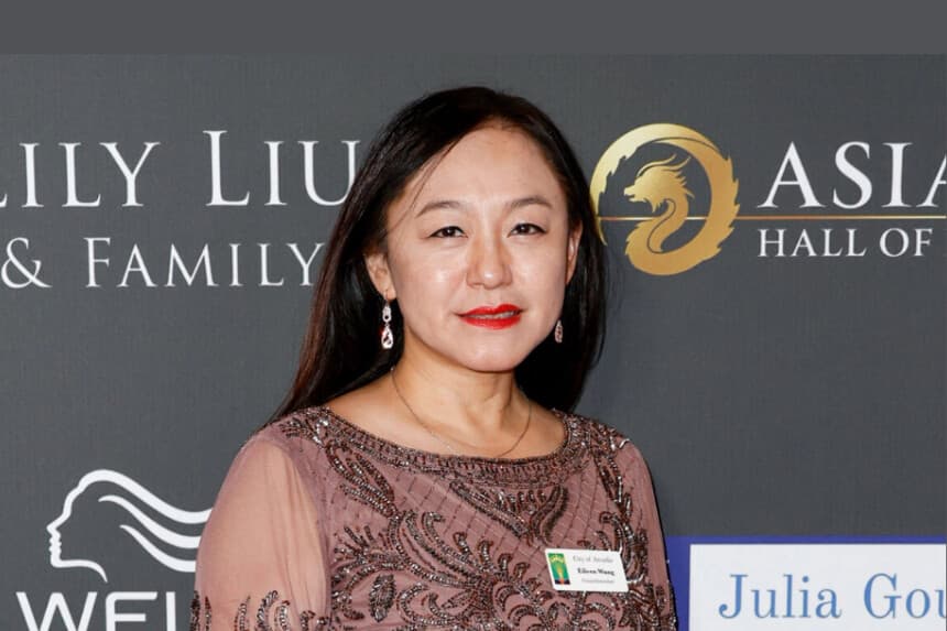 La concejala de Arcadia, Eileen Wang, asiste a la ceremonia de incorporación al Salón de la Fama Asiático 2023 en el Biltmore Los Ángeles, en Los Ángeles, el 21 de octubre de 2023. (Frazer Harrison/Getty Images).