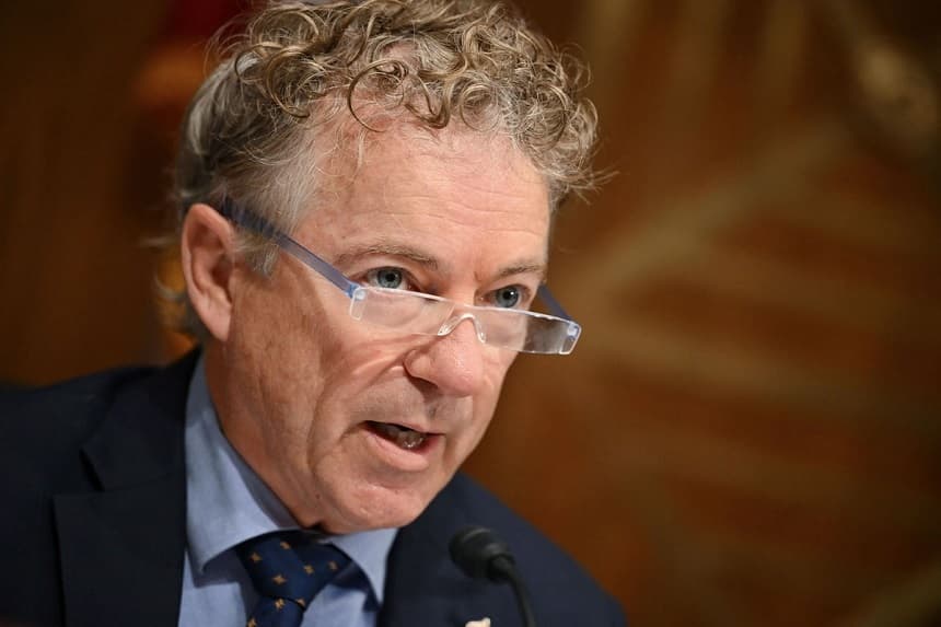 El senador Rand Paul (R-Ky.) interviene durante una audiencia de la Comisión de Seguridad Nacional y Asuntos Gubernamentales del Senado en el Capitolio, en Washington, el 31 de octubre de 2023. (Mandel Ngan/AFP/Getty Images)