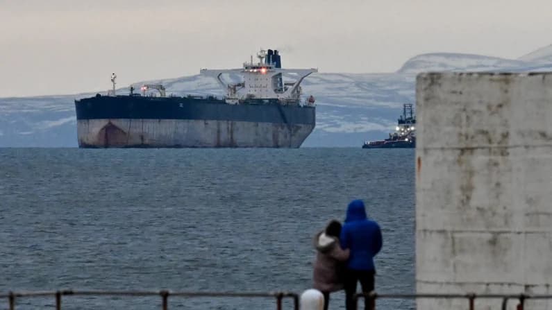 EE. UU. anuncia nueva exención de 30 días de sanciones sobre petróleo ruso destinado a "países vulnerables"