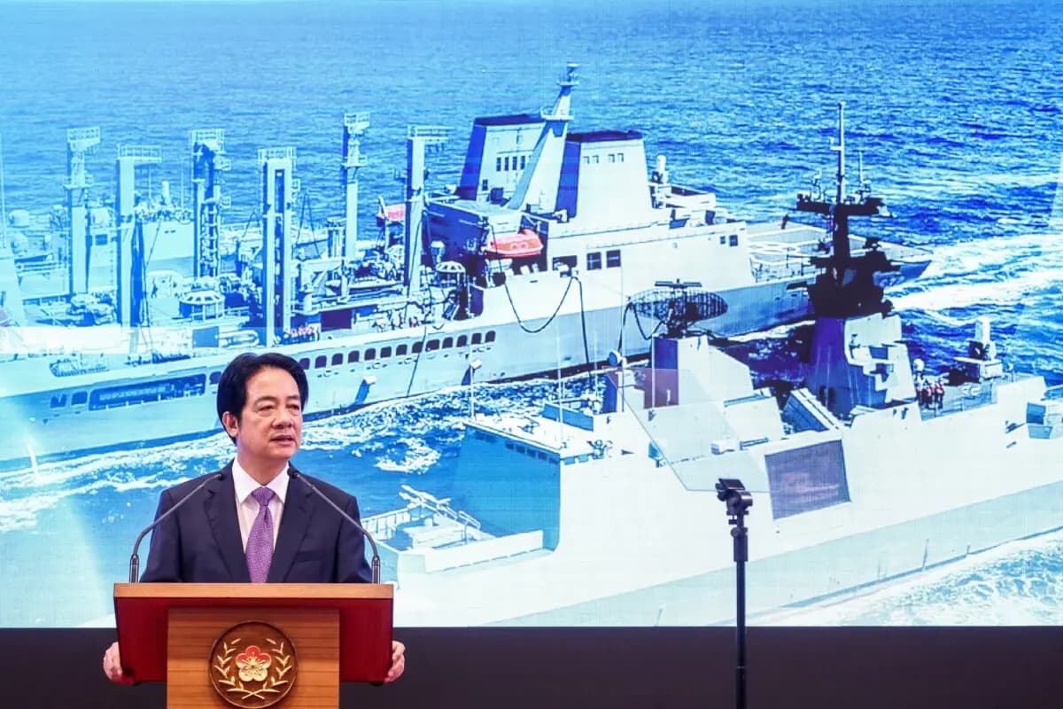 El presidente taiwanés, Lai Ching-te, pronuncia un discurso con motivo del segundo aniversario de su toma de posesión en la Oficina Presidencial de Taipéi el 20 de mayo de 2026. (I-Hwa Cheng/AFP vía Getty Images)