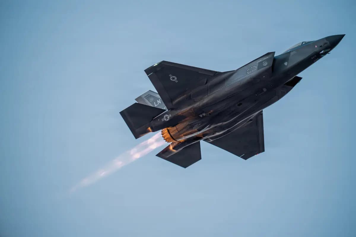 Un F-35 de la Fuerza Aérea de Estados Unidos despega en Oriente Medio en el marco de la Operación Epic Fury, el 2 de marzo de 2026. (Foto de la Fuerza Aérea de Estados Unidos).