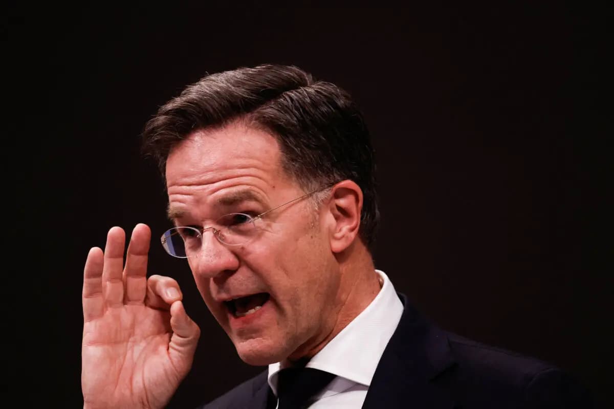 El secretario general de la OTAN, Mark Rutte, interviene durante una rueda de prensa en Praga, República Checa, el 16 de abril de 2026. (David W Cerny/Reuters).