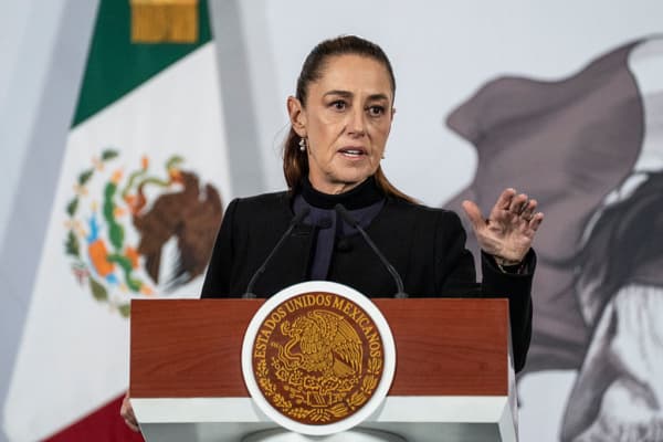 Imagen de archivo del 23 de febrero de 2026 de la presidenta de México, Claudia Sheinbaum, durante su conferencia matutina en el Palacio Nacional, en Ciudad de México. Foto de Cristopher Rogel Blanquet / Getty Images