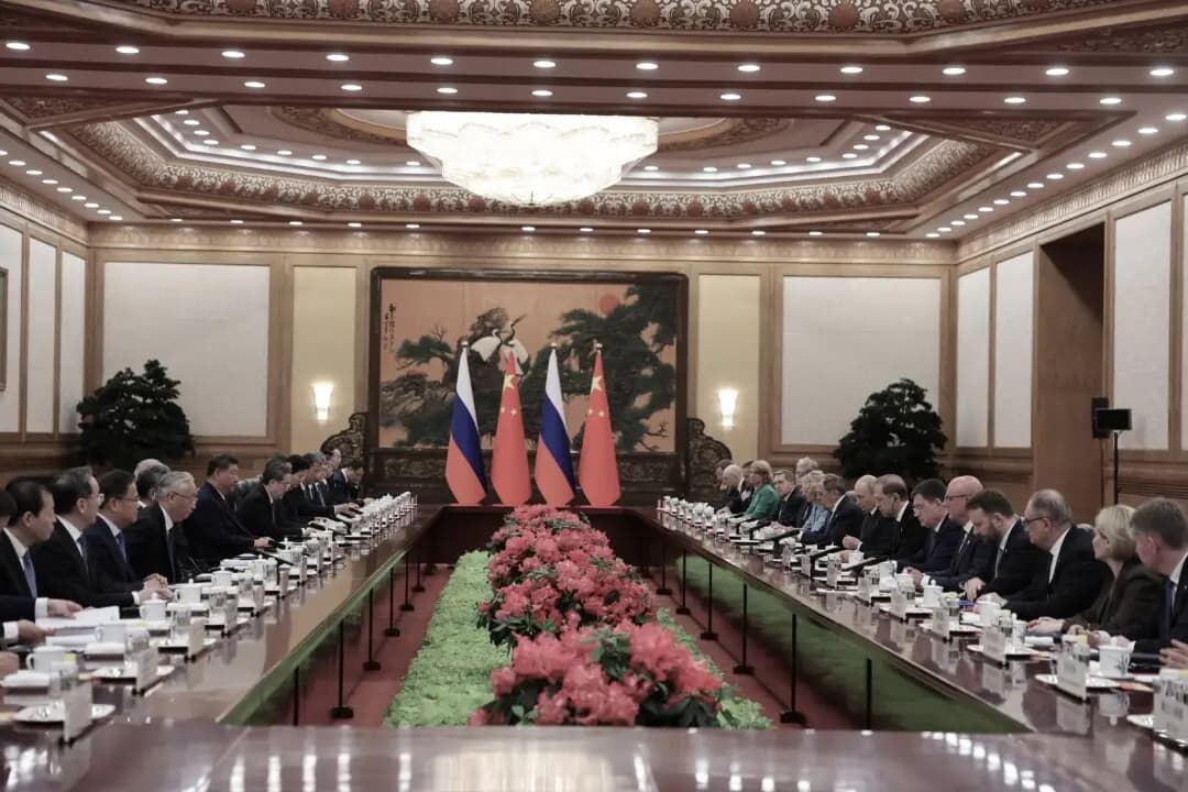 El presidente ruso, Vladímir Putin, y el presidente chino, Xi Jinping, asisten a una reunión bilateral en el Gran Salón del Pueblo el 20 de mayo de 2026 en Beijing, China. Maxim Shemetov - (China Pool/Getty Images)