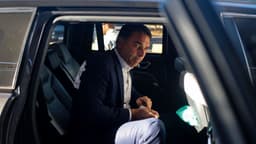 Flávio Bolsonaro afirma que usa chaleco antibalas por temor a atentados