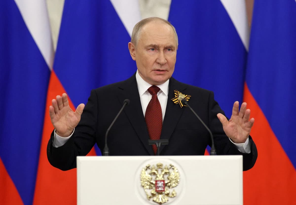 El presidente ruso Vladimir Putin en el Kremlin de Moscú el 9 de mayo de 2026. (Fotografía de Ramil Sitdikov / POOL / AFP)