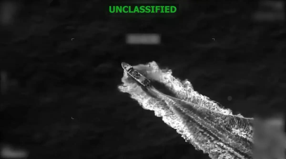 Captura de pantalla de un vídeo de un ataque contra una embarcación dedicada al tráfico de drogas en el Pacífico Oriental el 26 de abril de 2026. (Comando Sur de EE. UU.)
