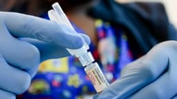 Estudio de vacuna contra COVID-19, rechazado por revista de los CDC, es publicado