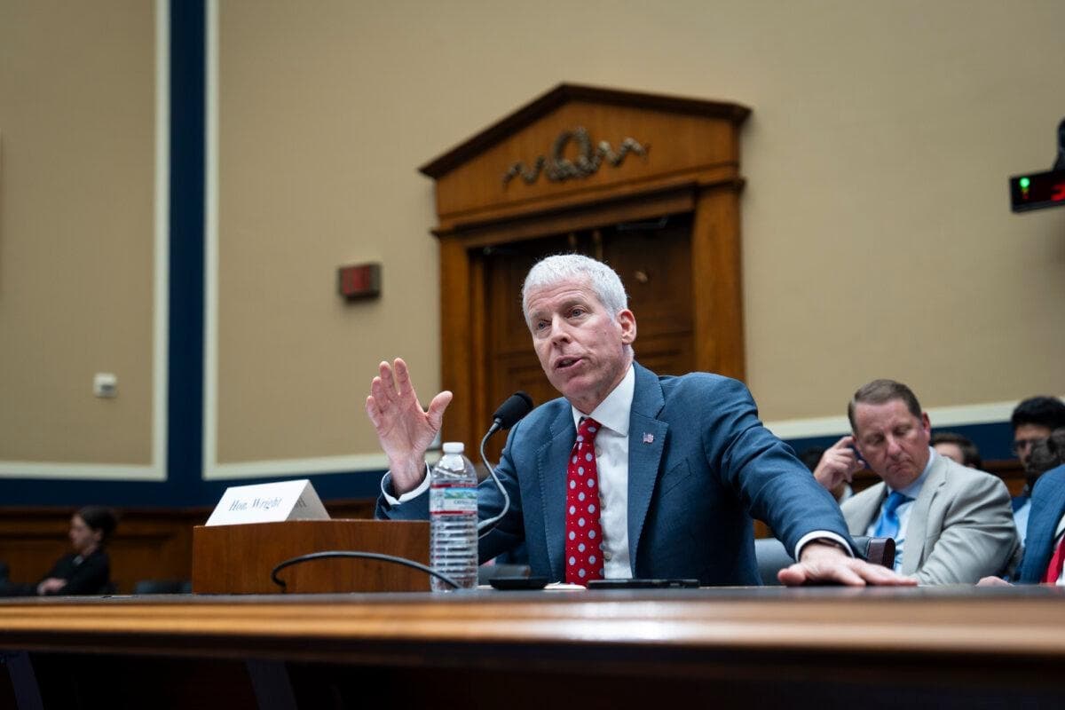 El secretario de Energía, Chris Wright, testifica en el Capitolio, en Washington, el 16 de abril de 2026. (Madalina Kilroy/The Epoch Times)