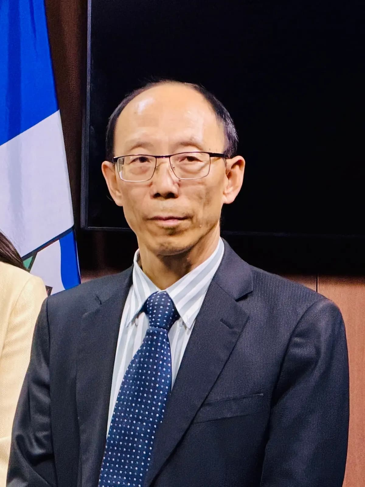He Lizhi, un practicante de Falun Dafa que fue perseguido en China, interviene en una rueda de prensa celebrada en Parliament Hill, en Ottawa, el 28 de mayo de 2026. (The Epoch Times)