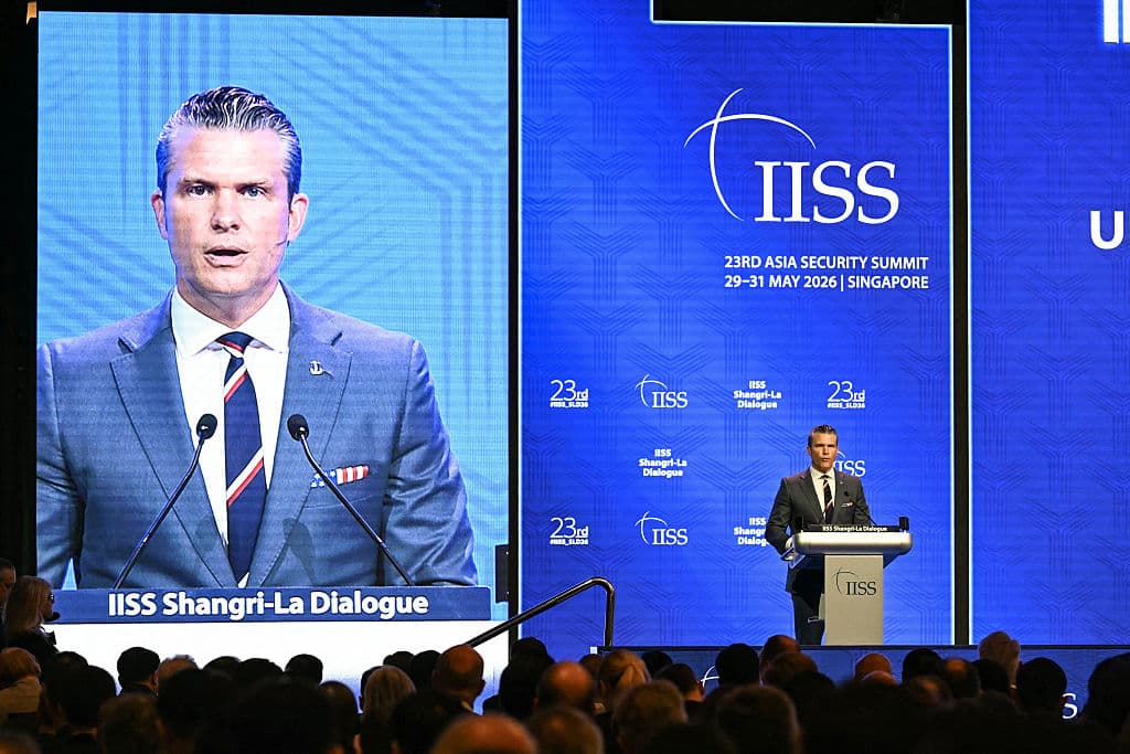 El secretario de Defensa de Estados Unidos, Pete Hegseth, interviene durante la 23.ª cumbre del Diálogo de Shangri-La en Singapur, el 30 de mayo de 2026. (Foto de JAM STA ROSA / AFP vía Getty Images)