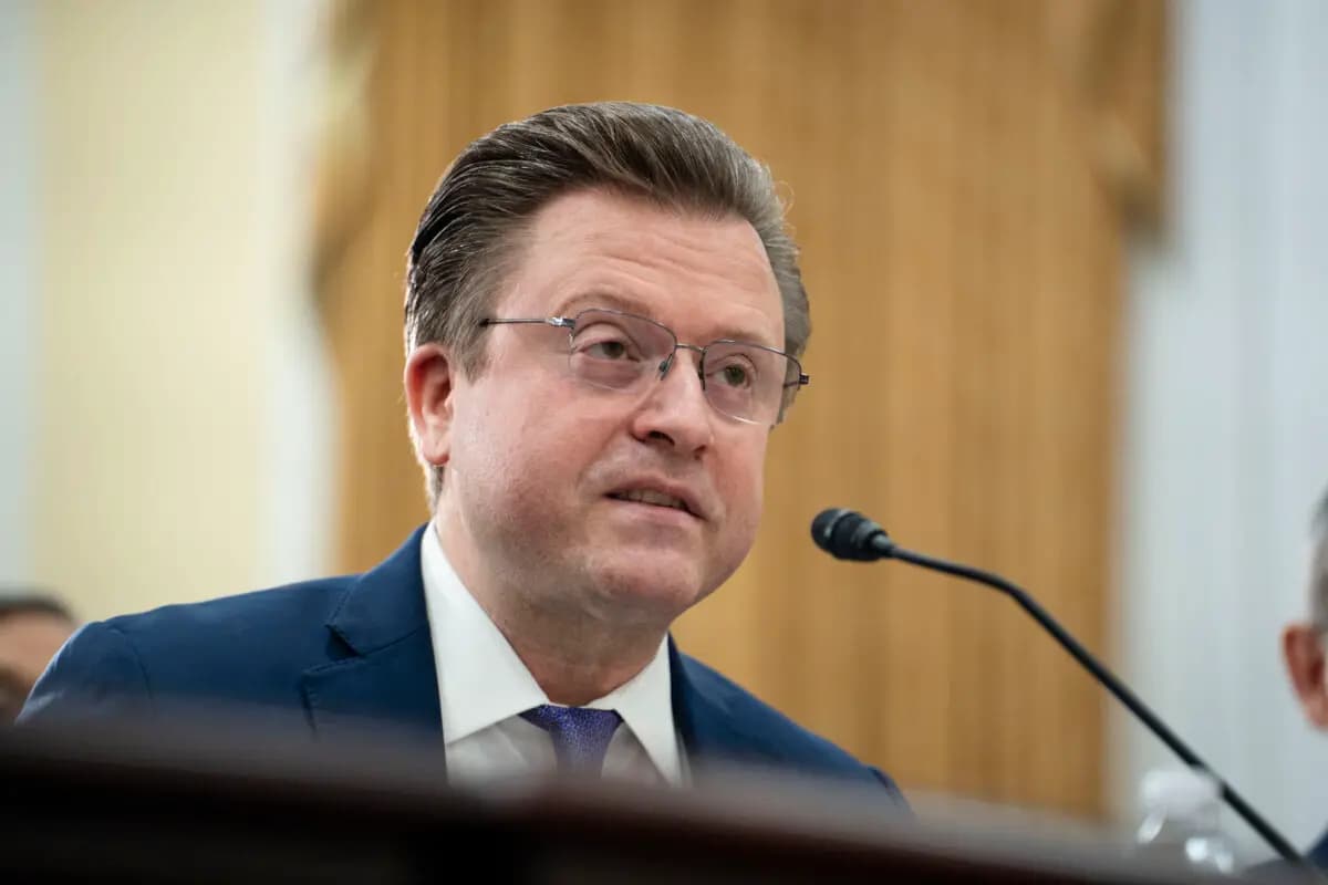 Jan Jekielek, editor sénior de The Epoch Times y autor de "Asesinados por encargo", testifica ante la Comisión Conjunta del Congreso y el Ejecutivo sobre China durante una audiencia titulada "Un mercado construido sobre víctimas: detener el tráfico ilegal de órganos en China y más allá", en el Capitolio de Washington el 14 de mayo de 2026. (Madalina Kilroy/The Epoch Times)
