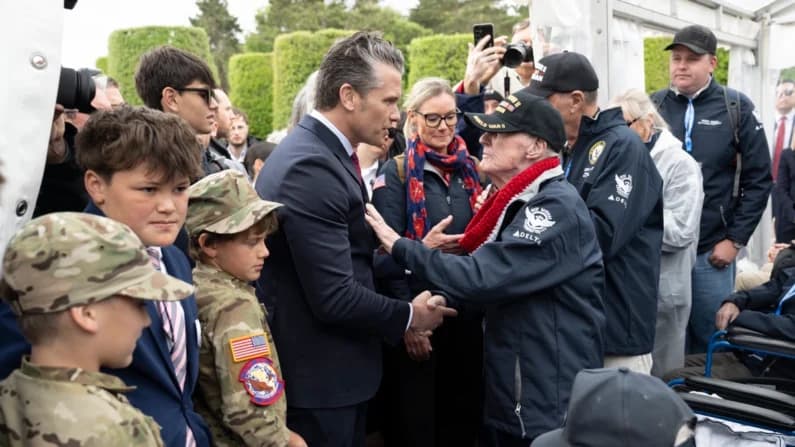 Hegseth alerta a Europa por el avance de lo que llama "ideologías peligrosas"
